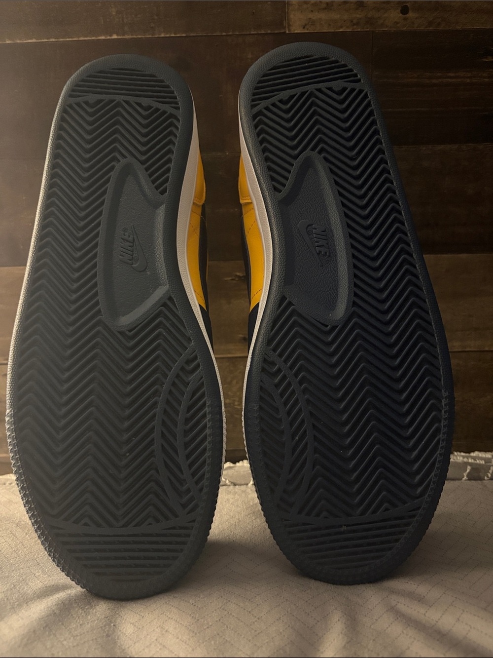 Nike Low-Top Sneakers in Yellow and Navy - Picture 3 of 4